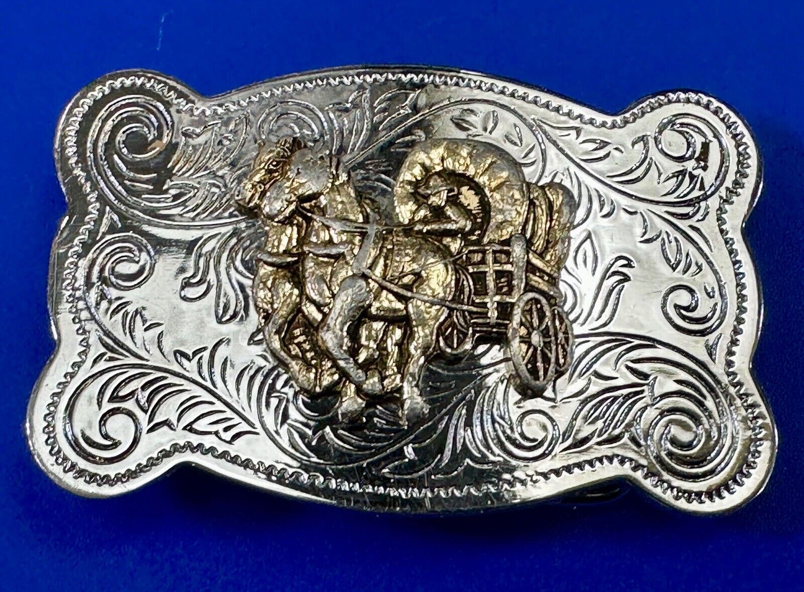 Vintage Horse Drawn Covered Wagon two tone belt buckle made in Japan