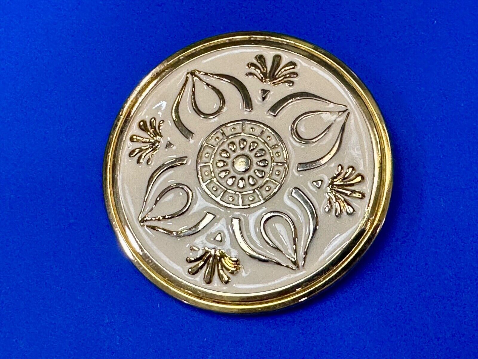 Vintage Gold tone Round Motion East belt buckle / Scarf Slide