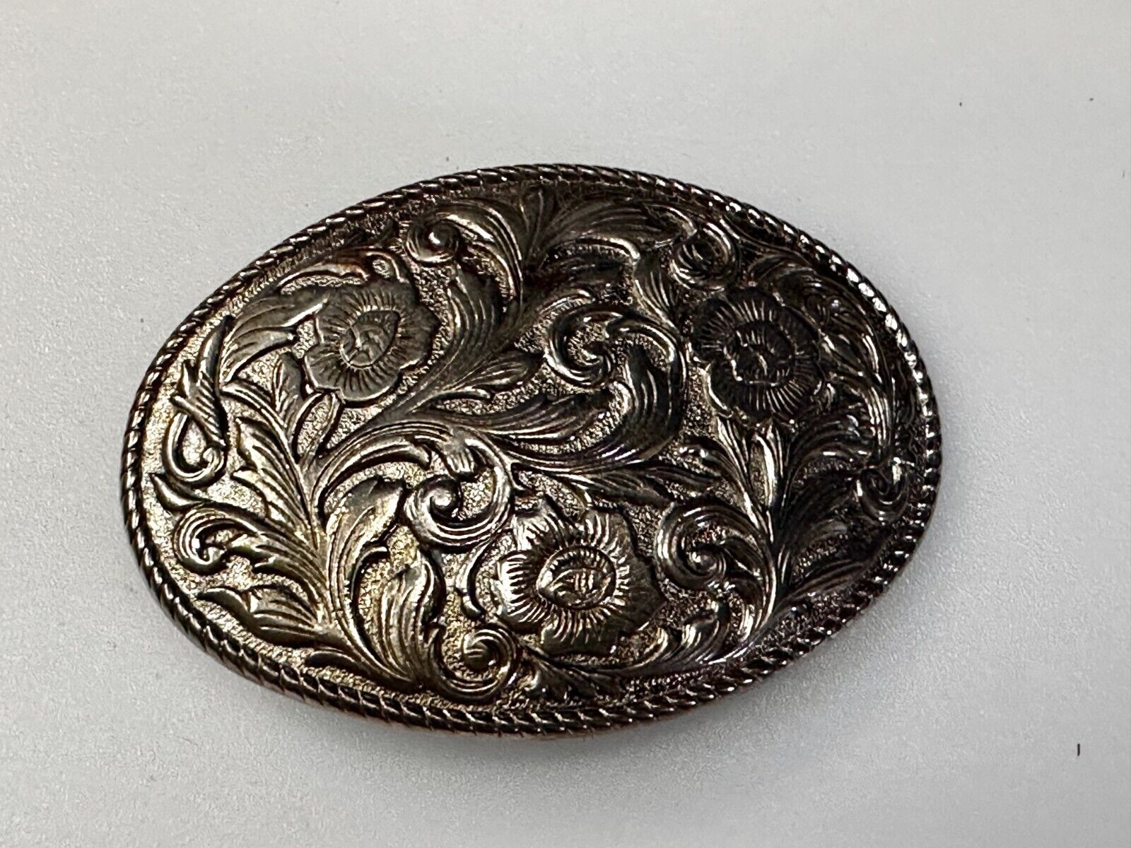 Vintage gold tone western flower swirl floral design belt buckle