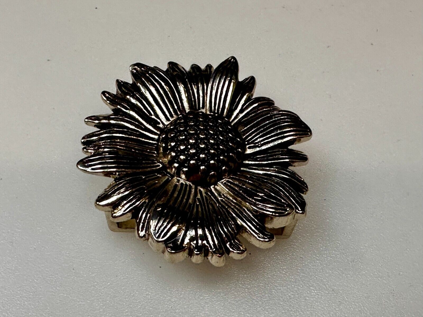 Beautiful Sunflower Small Cutout Figural Silver Tone Vintage Belt Buckle