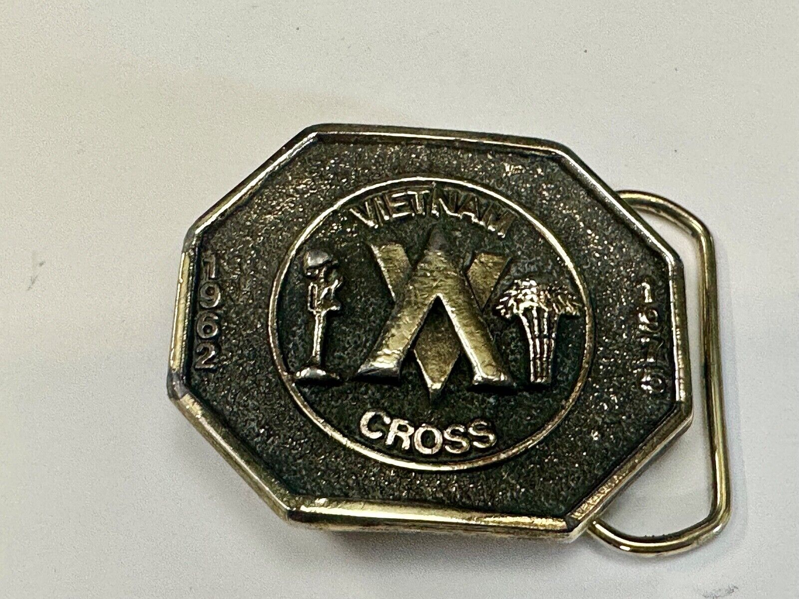 Vietnam Cross of Gallantry award 1962 - 1975 The Great American belt buckle Co