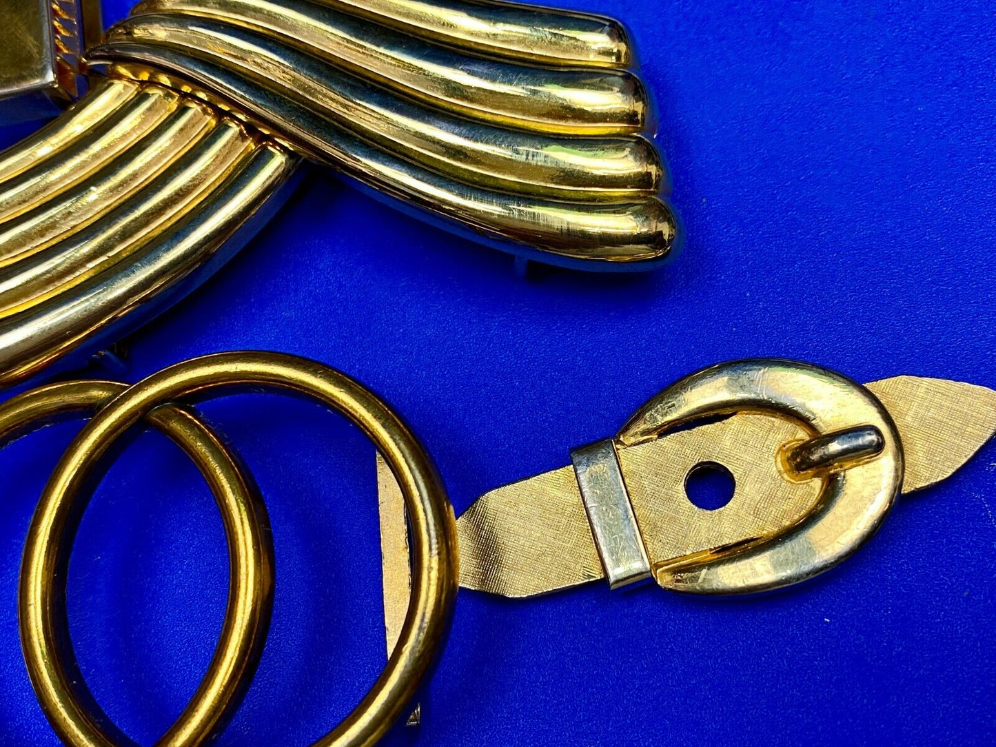 Vintage Lot Of Gold Tone Belt Buckle