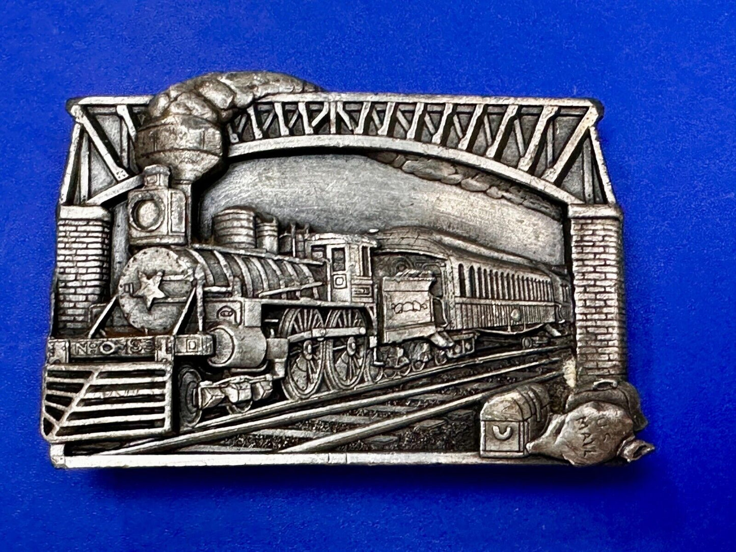 Train Steam Engine Over Bridge RailRoad RR Vintage 1980's Bergamot Belt Buckle