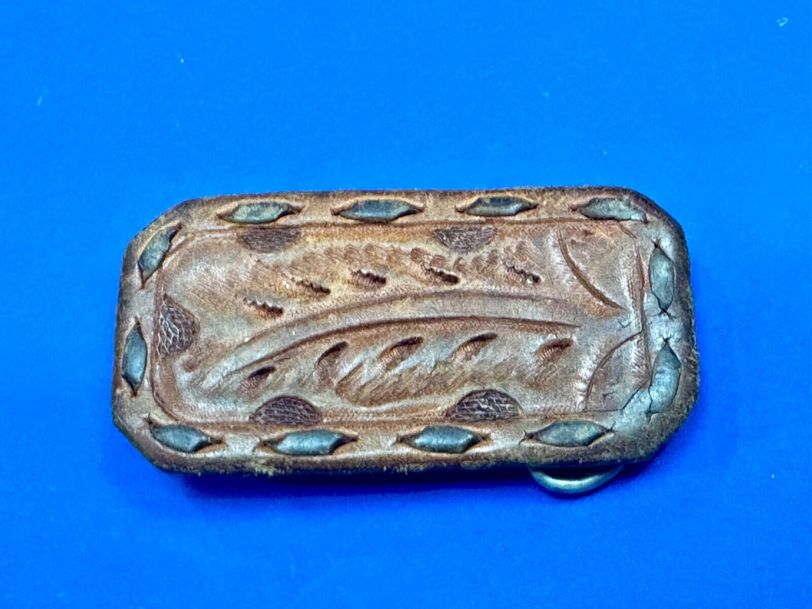 Vintage leaf pattern on stitched multi layer leather rectangular belt buckle