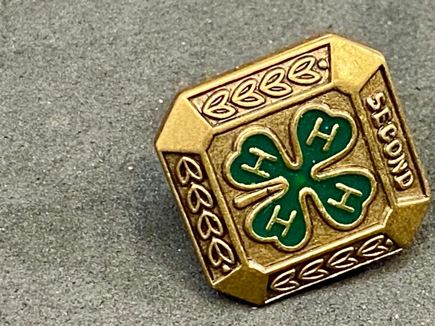 4-H Second Clover 1/2" Gold Tone Metal & Green Enamel Lapel Pin Pinback Award 