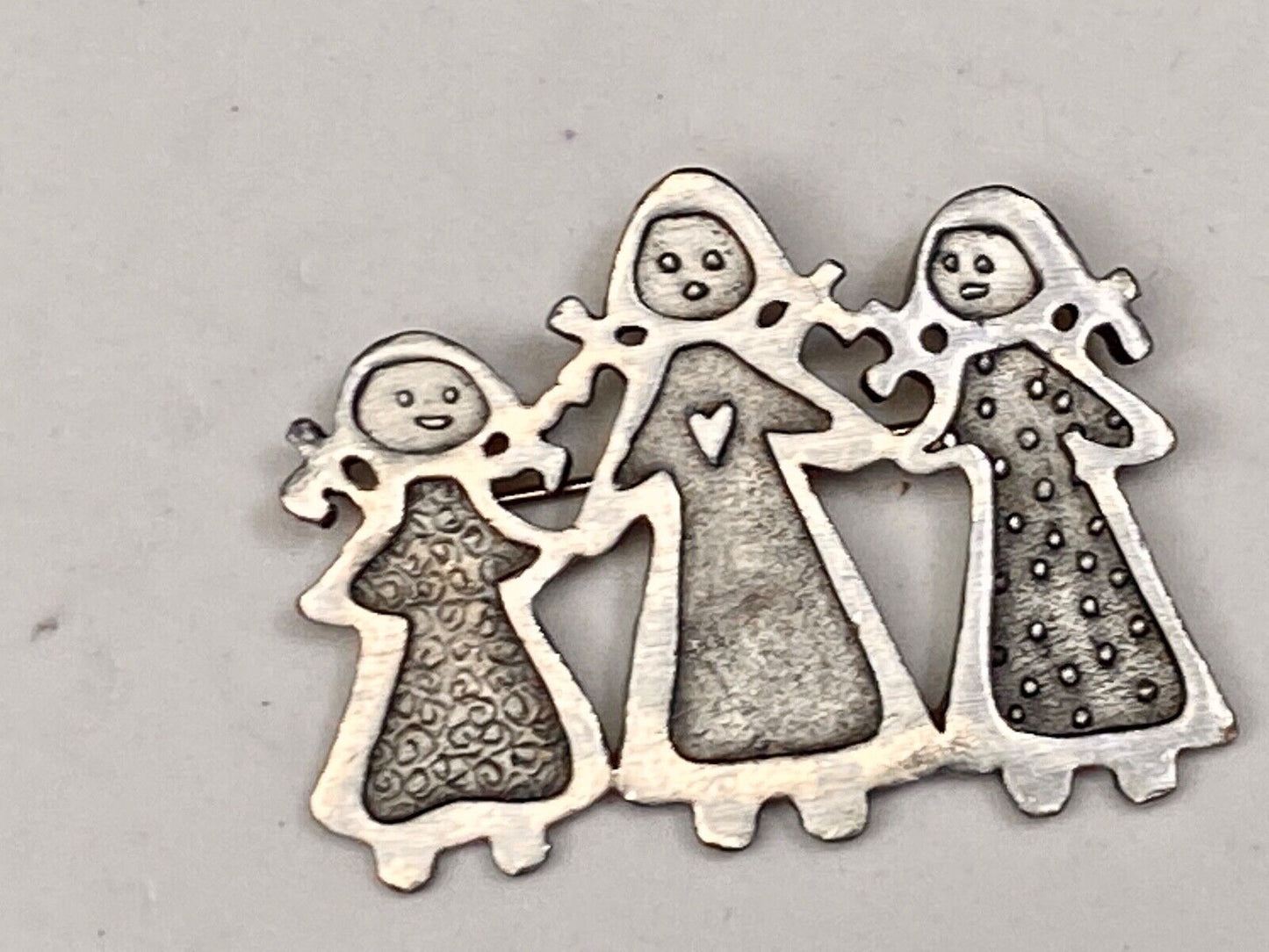 Three Sisters Cynthia Webb Pewter Silver tone Vintage Brooch Pin