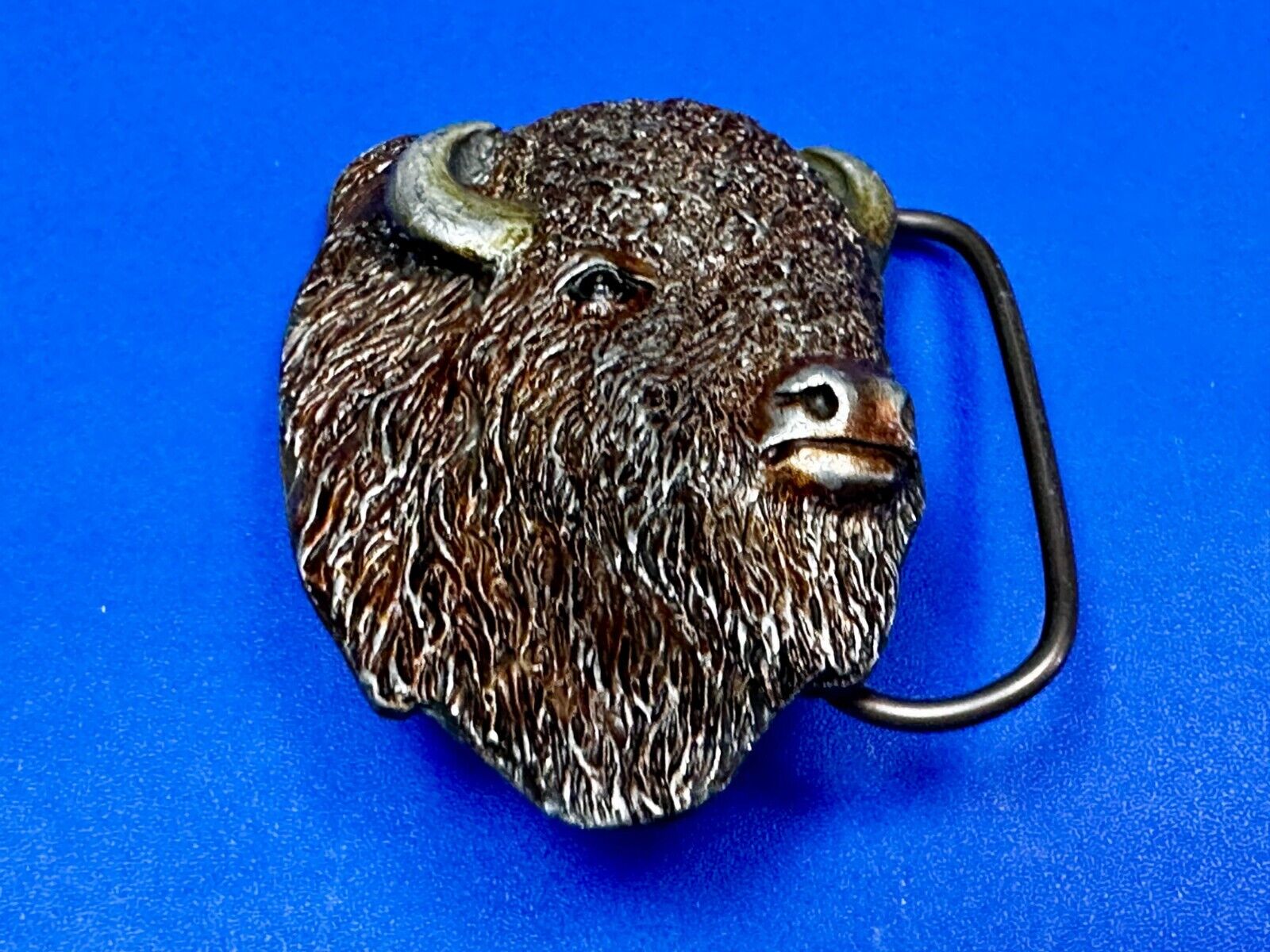 Bison Buffalo Grazing Bull Head Belt Buckle 1999 by Bergamot Brass Works # 1-144