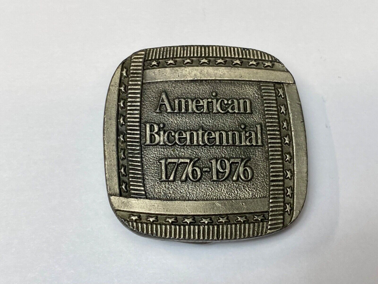 American Bicentennial - Patriotic United States vintage belt buckle by Bergamot
