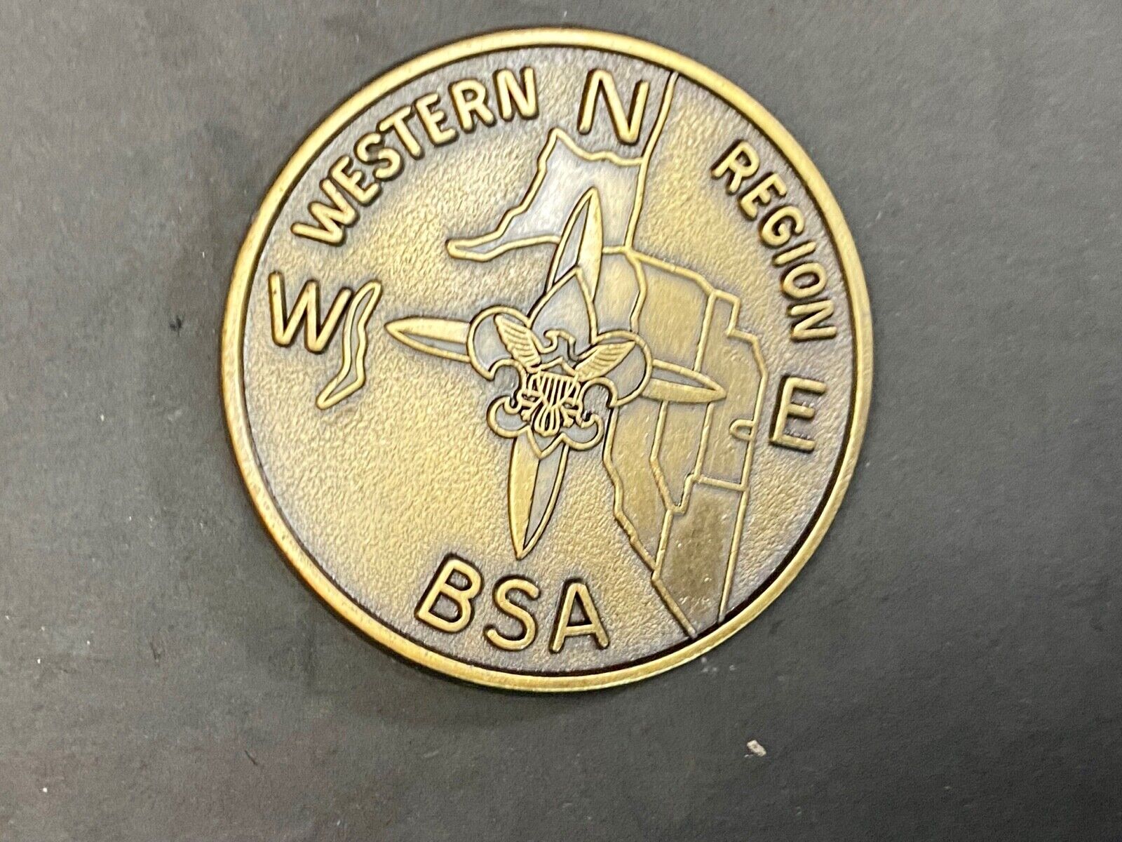 Vintage Bsa Western Region Boy Scouts Compass Figural Round Belt Buckle 