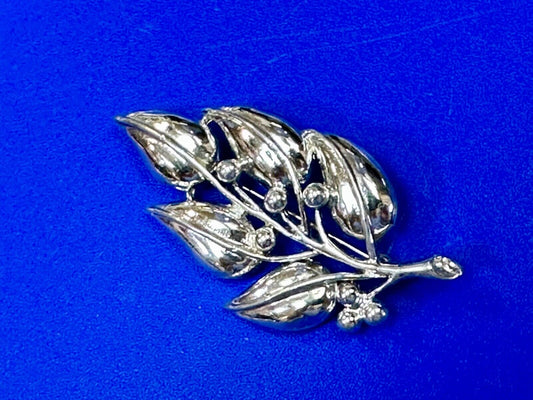 5 Leaf Stem Twig vintage Sarah Coventry signed silver tone brooch pin