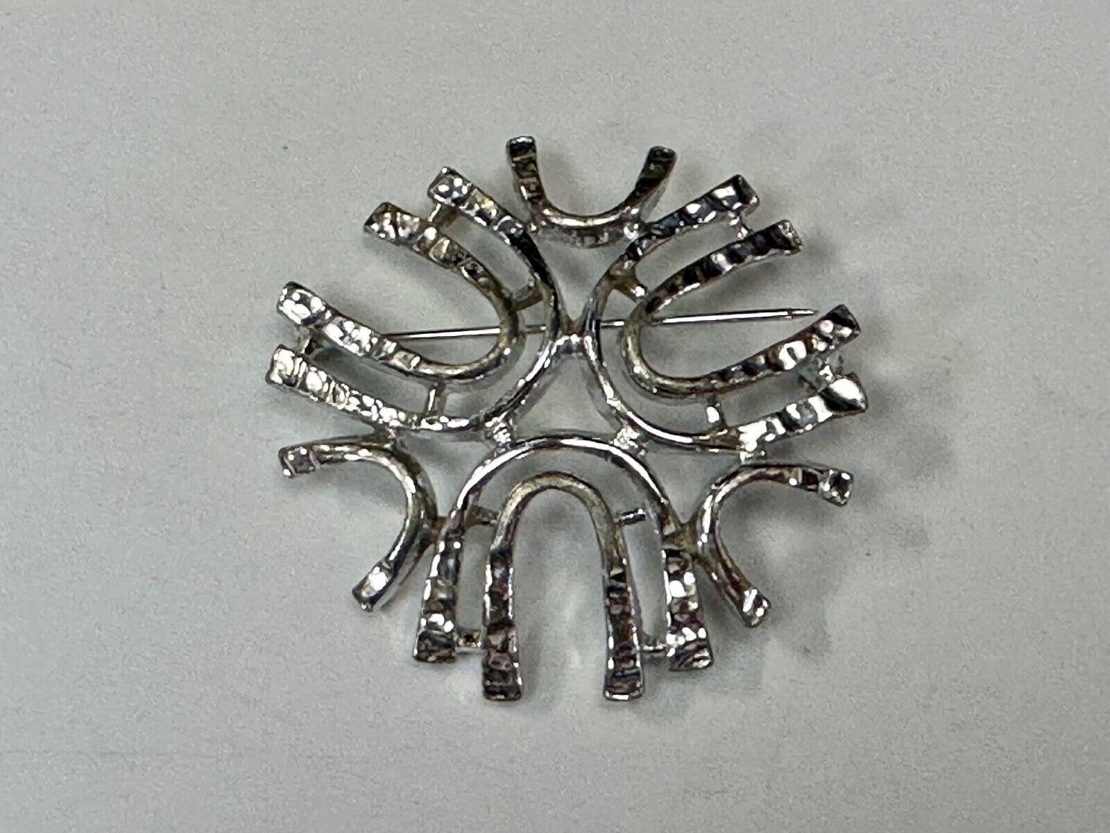 unique see through Sarah Coventry signed silver tone brooch pin