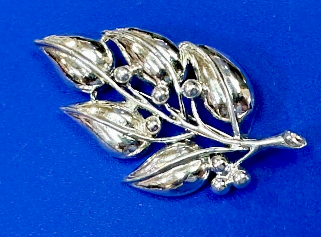 5 Leaf Stem Twig vintage Sarah Coventry signed silver tone brooch pin