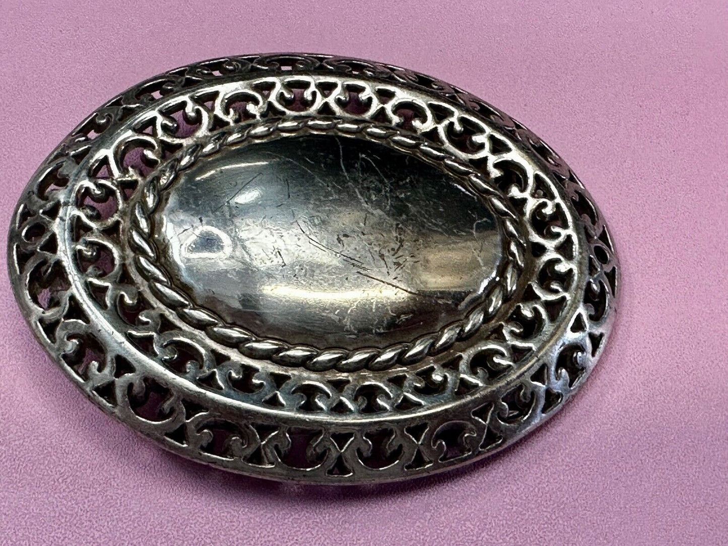 Unique silver color see through oval ornate Belt Buckle