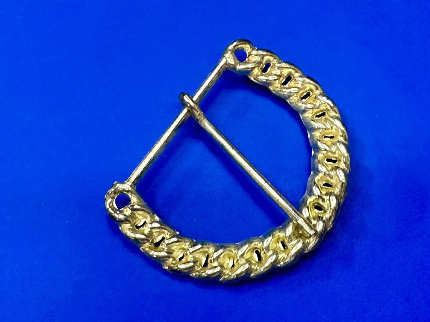 Vintage gold tone spiral or rope knot loop pattern replacement belt buckle