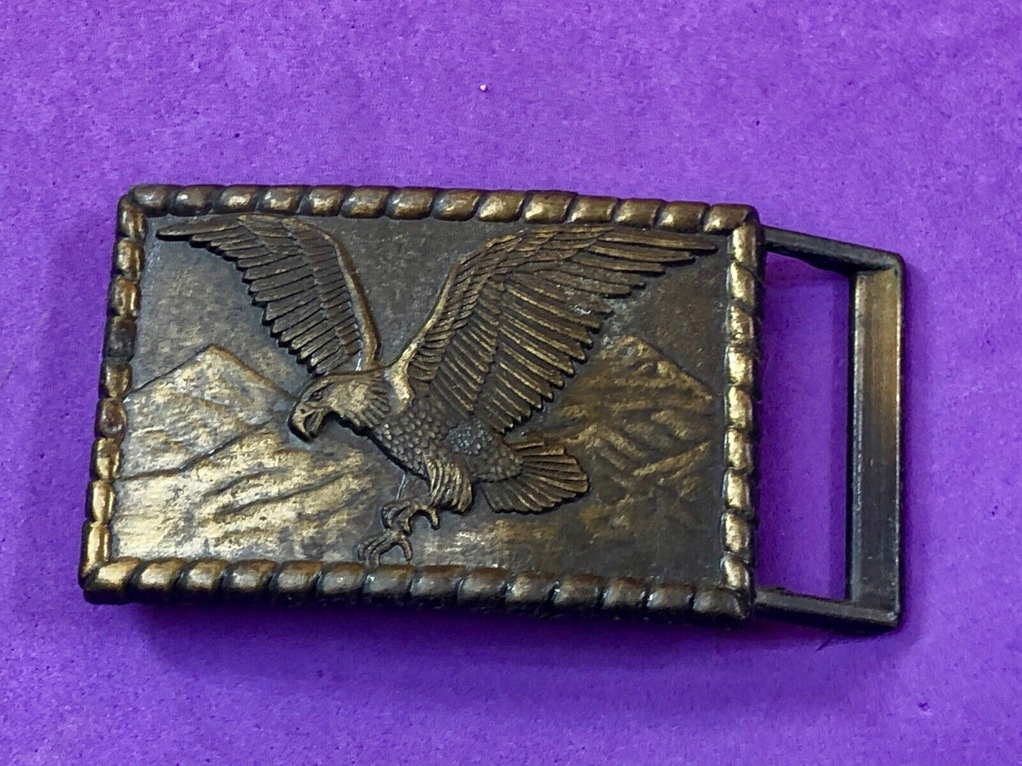 Vintage Flying Eagle Diving to hunt over mountainside Western  belt buckle 