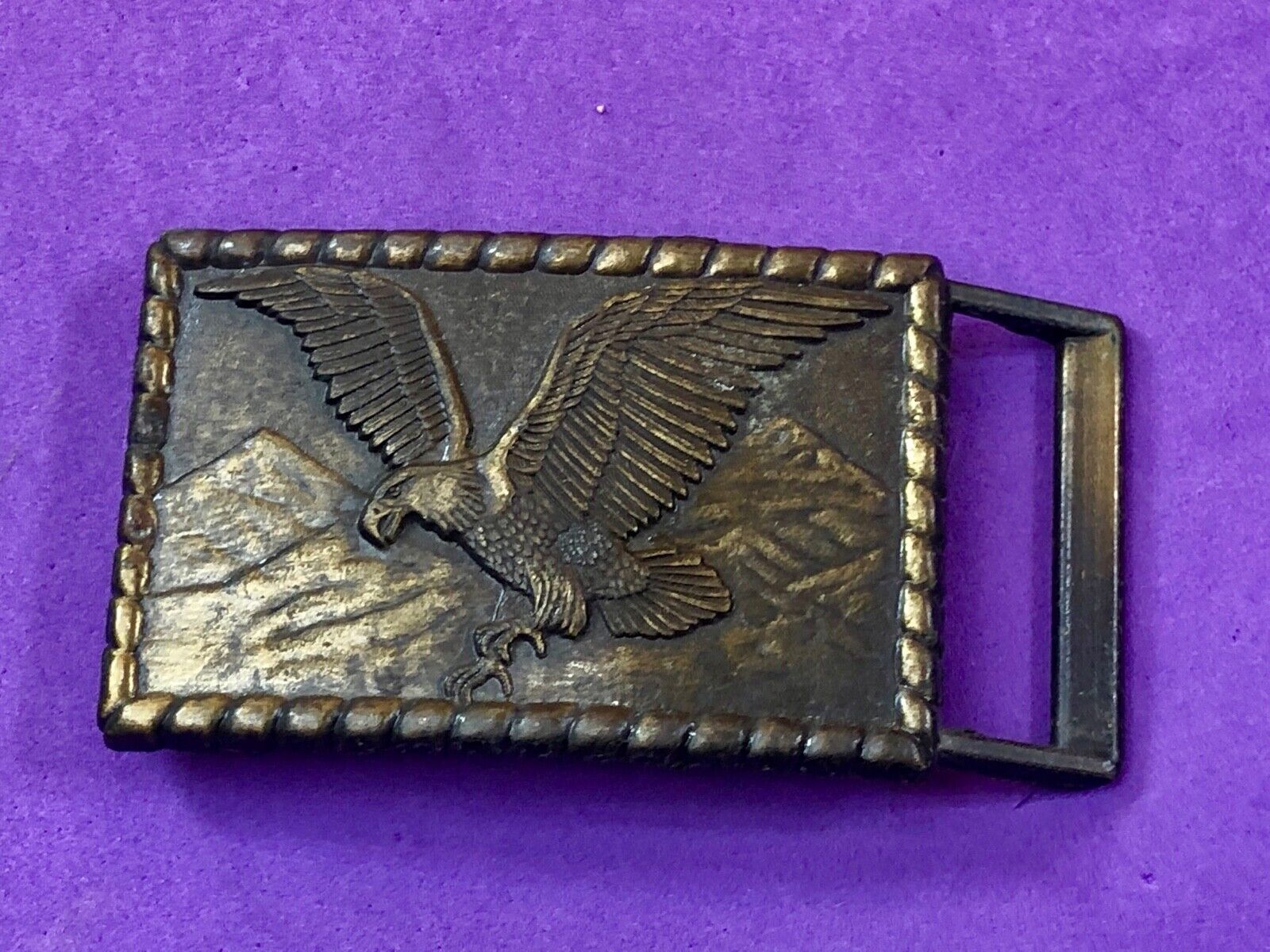 Vintage Flying Eagle Diving to hunt over mountainside Western  belt buckle 