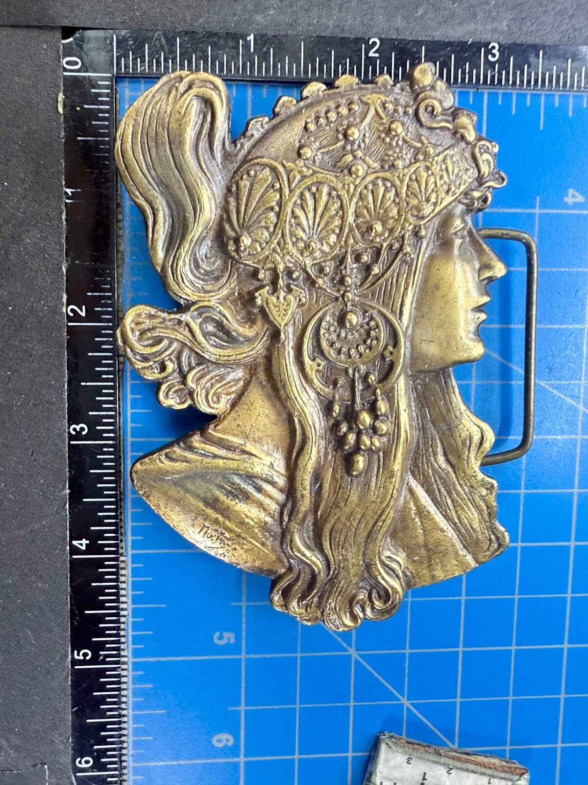 Alphonse Mucha Art Nouveau Boho Hippy Vibe Brass Tone Bergamot Belt Buckle E-60