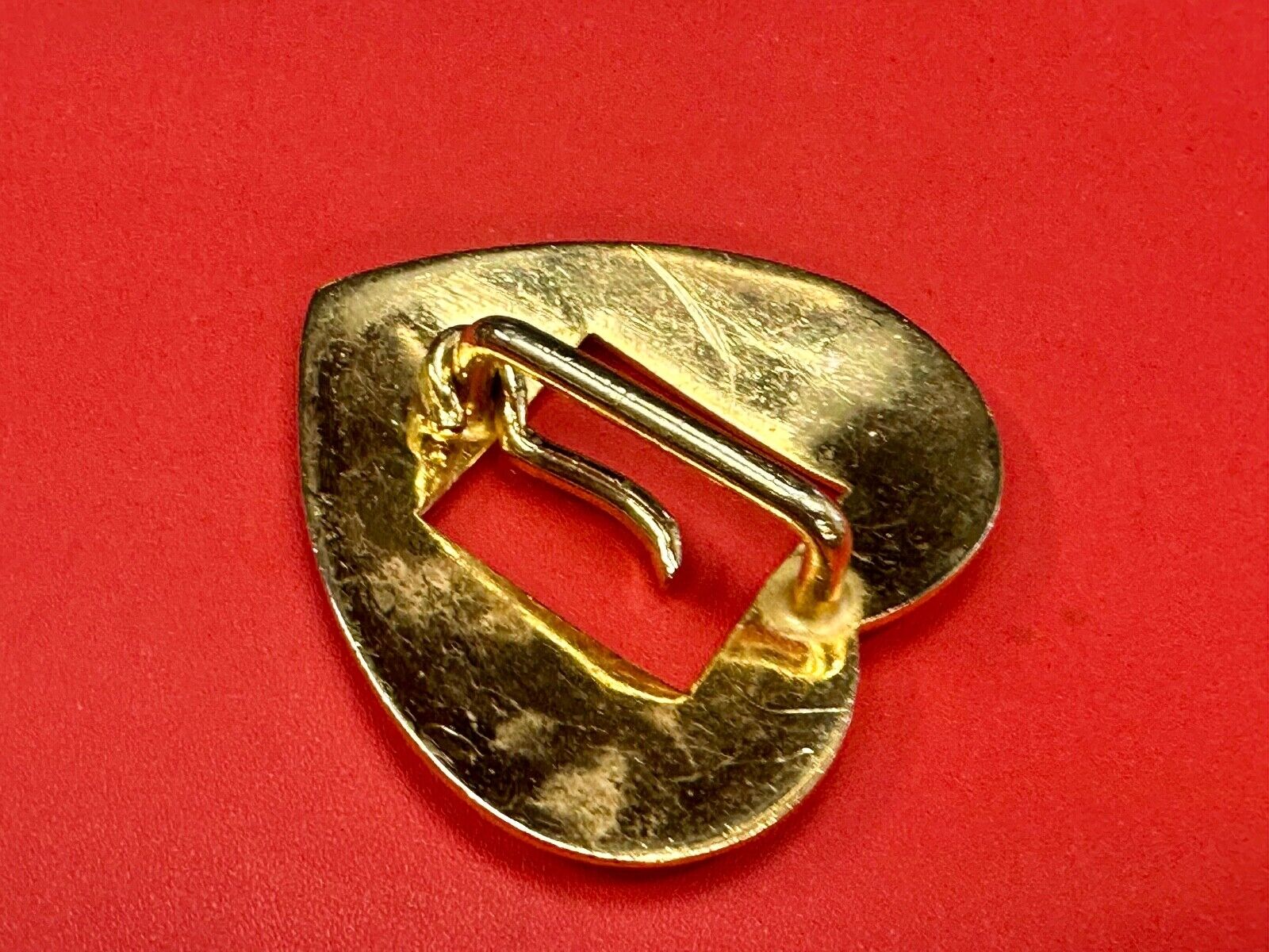 Tiny Gold tone heart shaped western ornate flower swirl belt buckle