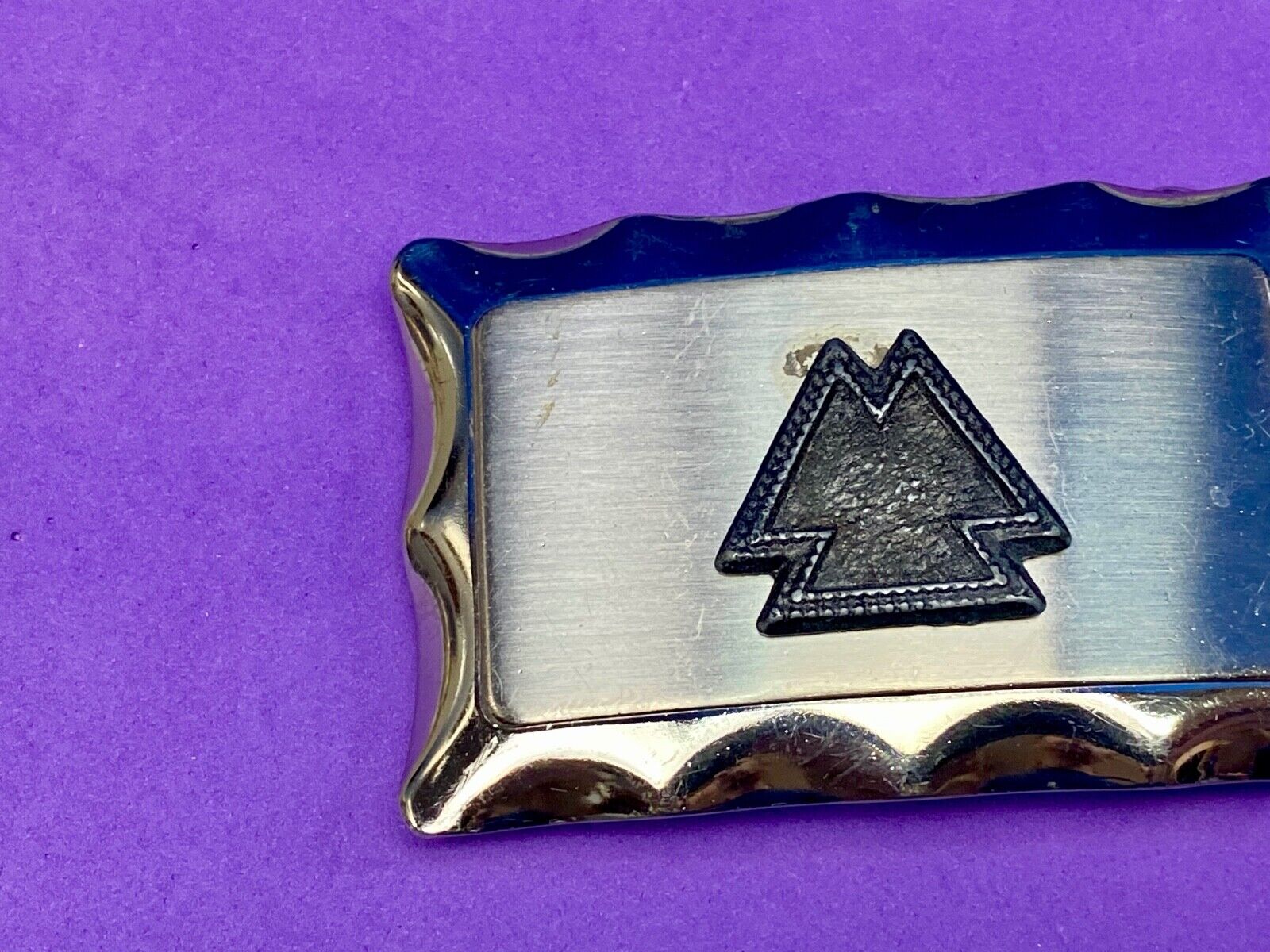 Two arrow symbol vintage western belt buckle 