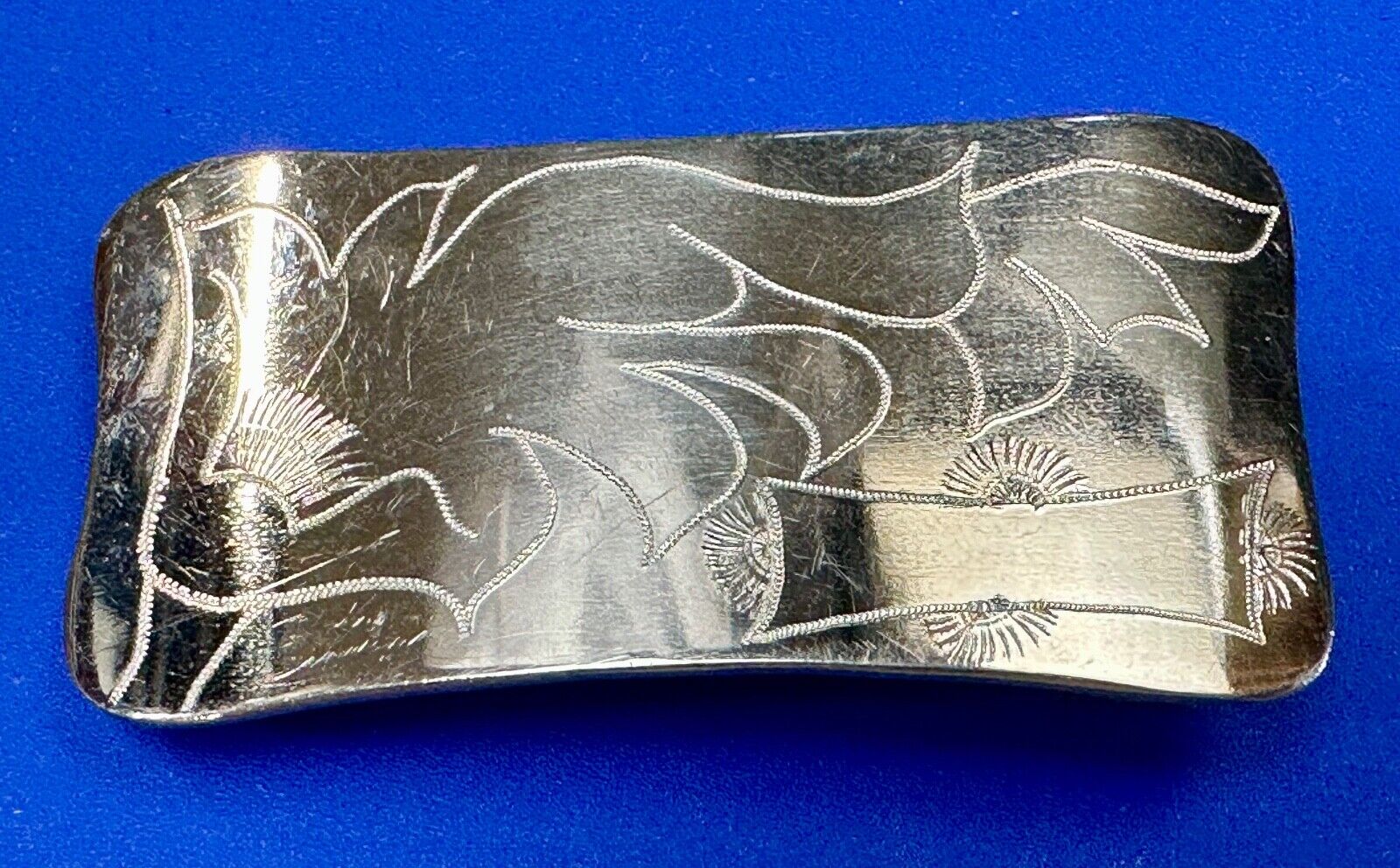 Unique Silver tone Flowing Flower Theme? belt buckle w/ blnak banner to engrave