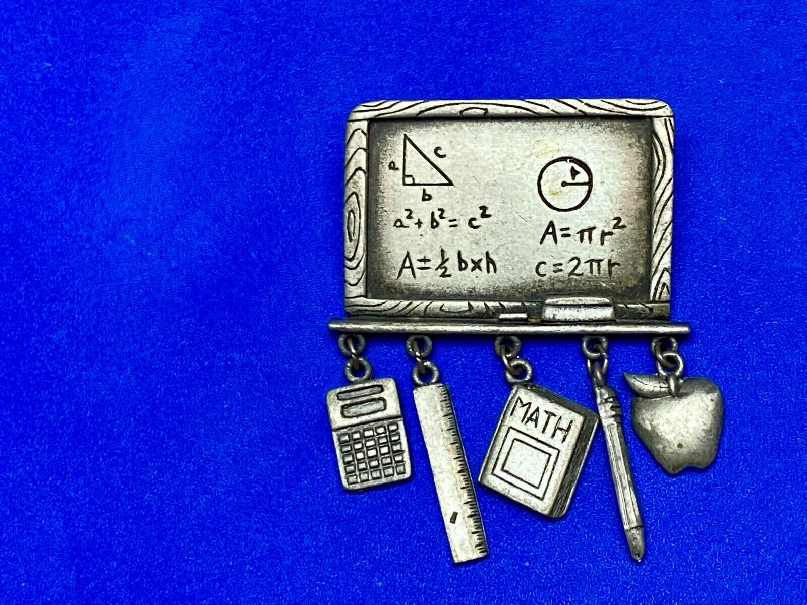 VINTAGE *J.J.*PEWTER MATH TEACHER CHALKBOARD BROOCH PIN W/THEMED FIGURAL DANGLES