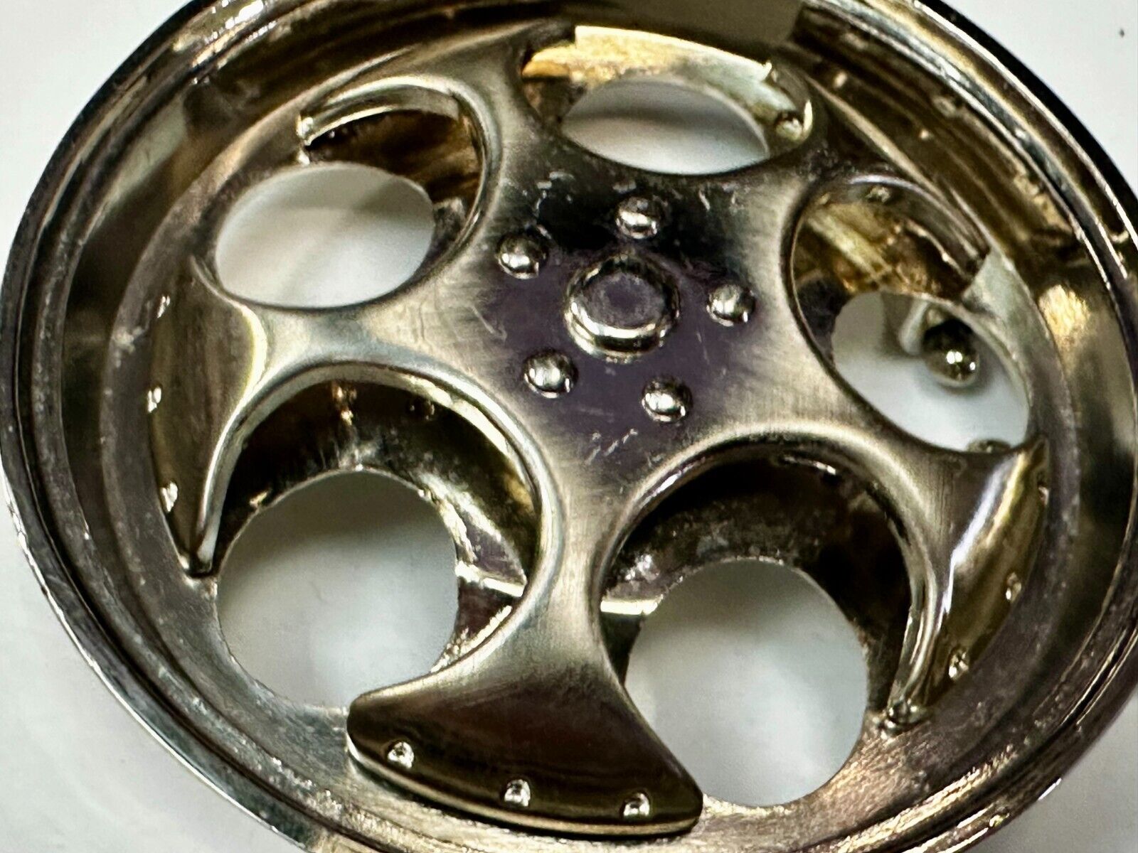 Unique Spinner Car Truck Wheel Rim See Through Silver Tone Round Belt Buckle