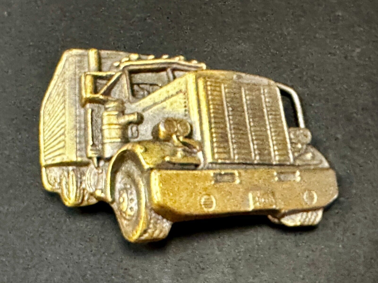 18 Wheeler Semi Truck Trucker Trucking Driver Cutout Vintage Belt Buckle #3250