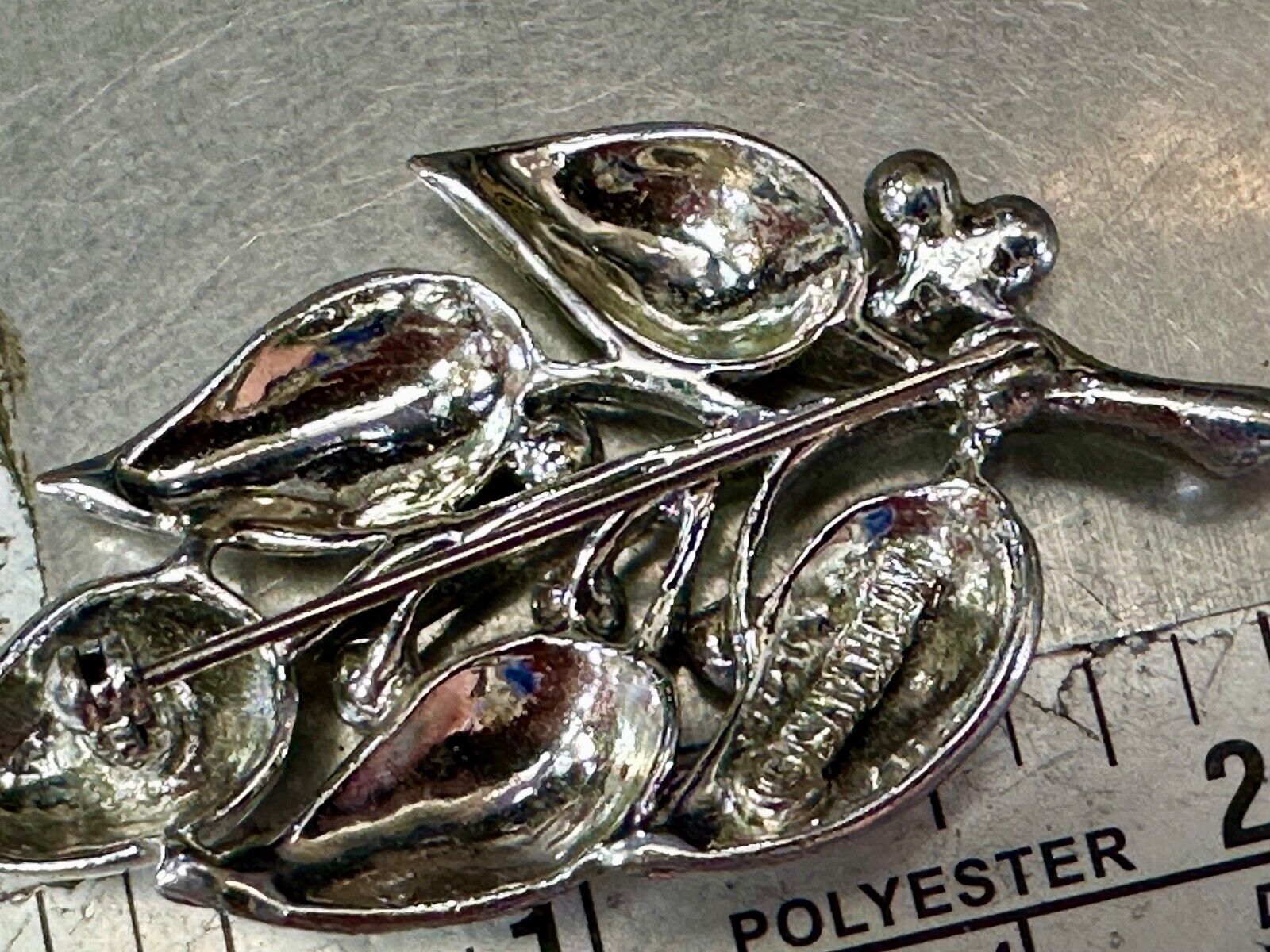 5 Leaf Stem Twig vintage Sarah Coventry signed silver tone brooch pin