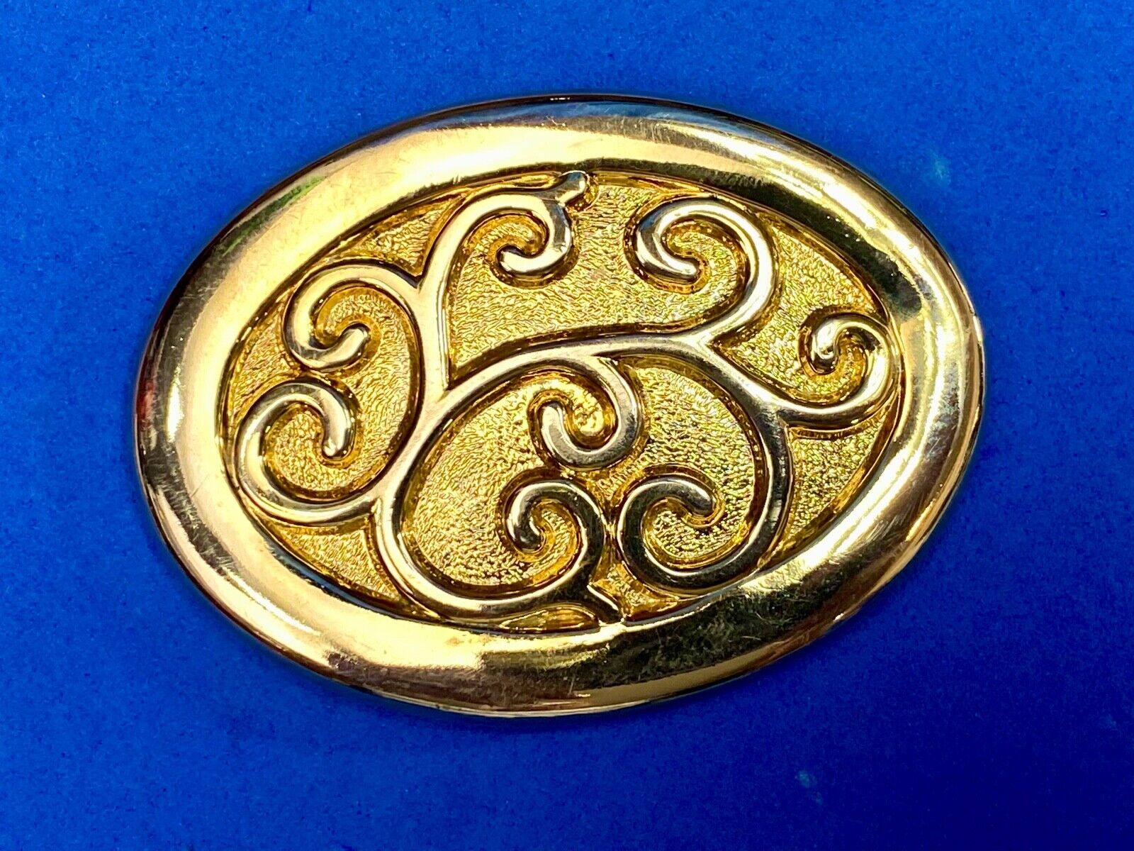 Unique Gold Tone Motion East Flower Swirl Belt Scarf Clip Slide Buckle 