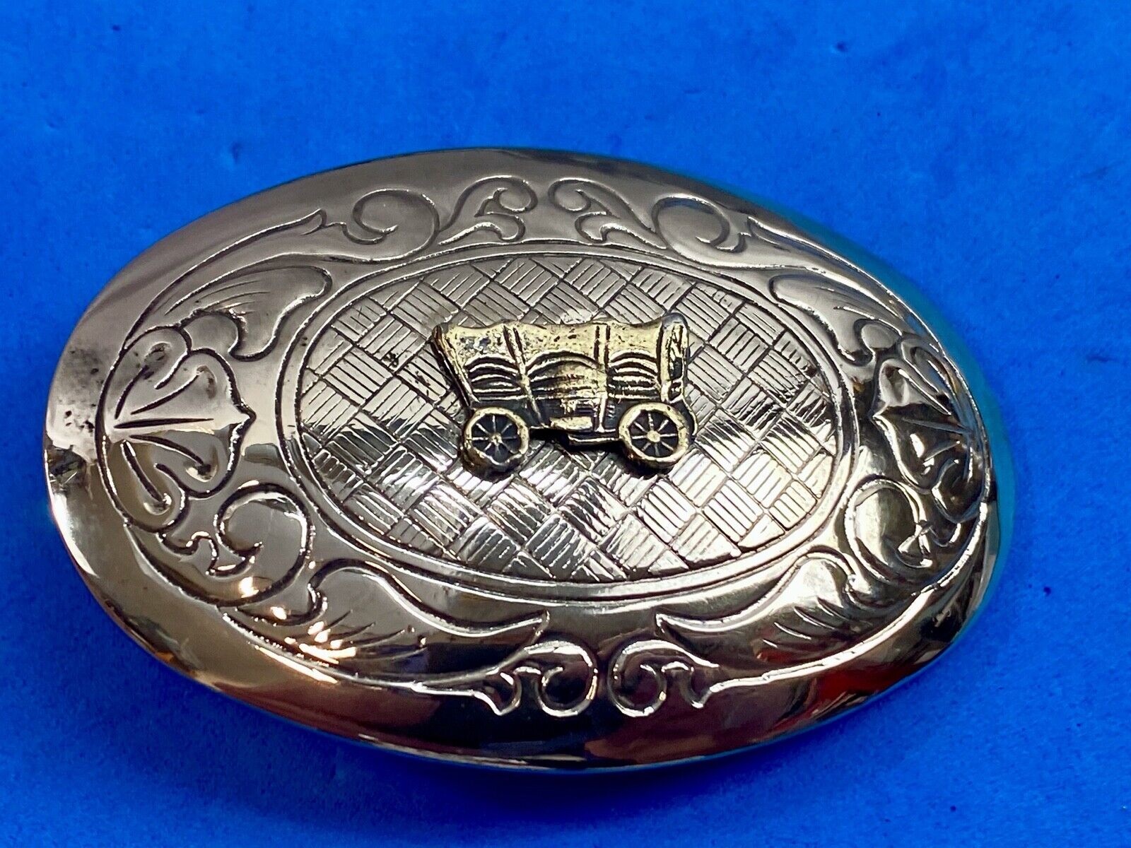 USA Made vintage western covered wagon engraved mixed metal belt buckle 