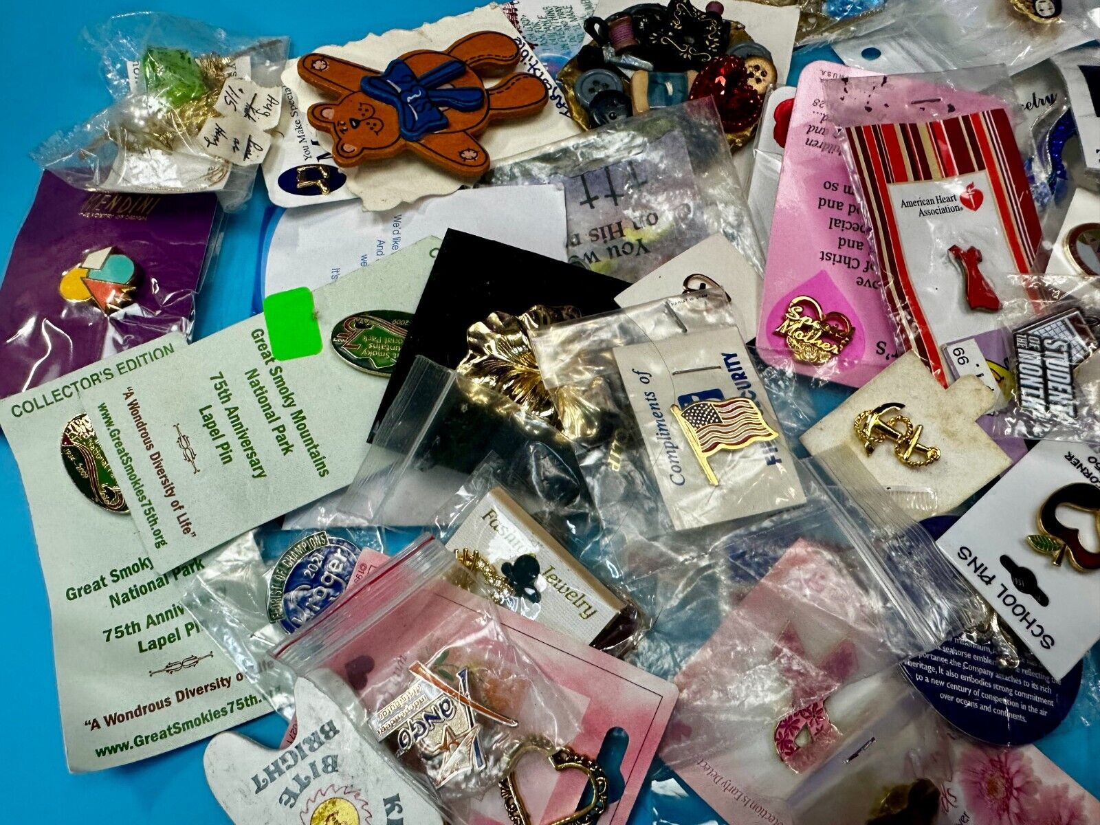 Vintage & Modern NOS Brooches & Pin's Resale Bulk Lot, Junk Drawer Grab Bag