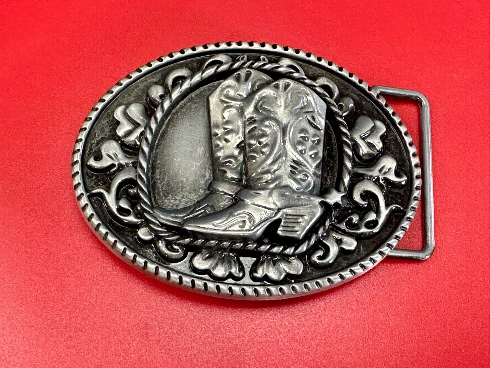 Western Cowboy Boots Belt Buckle with ornate flower swirl and rope boarder