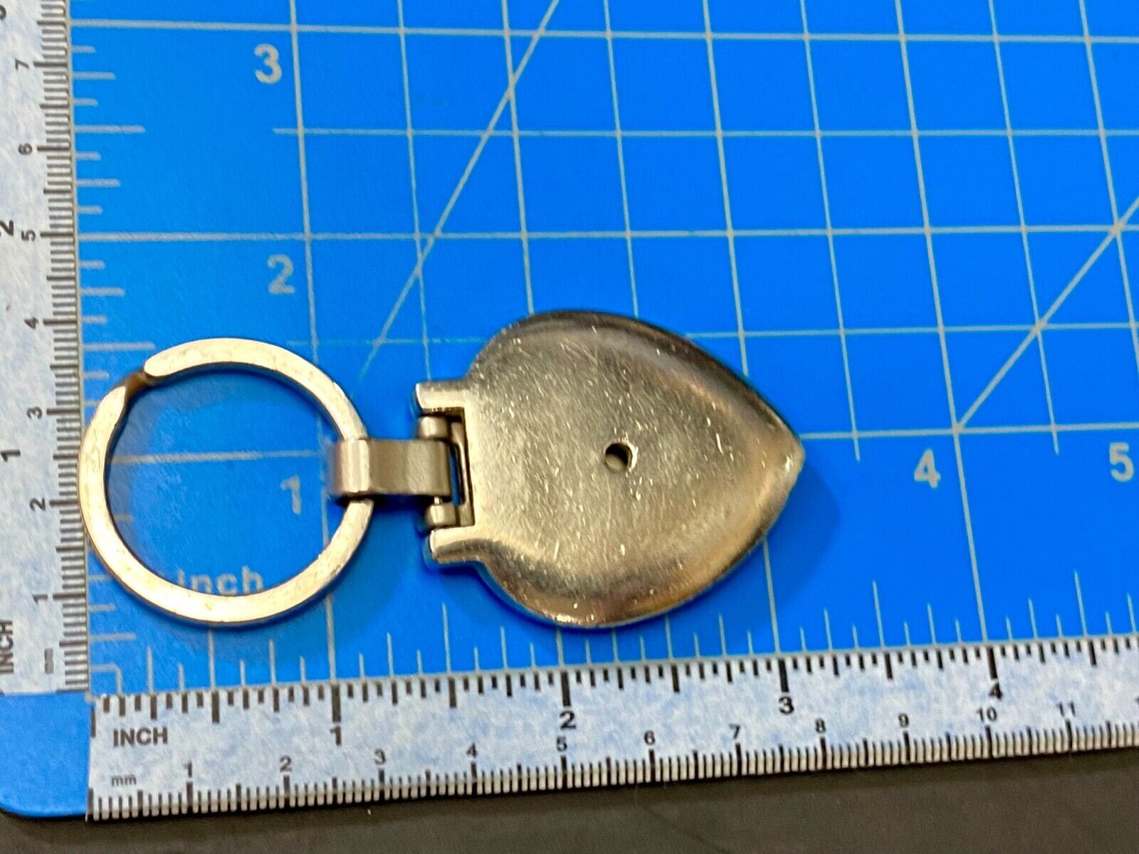 University of Kentucky Keychain UK Blue Silver Tone Metal Fob Keyring Key Chain