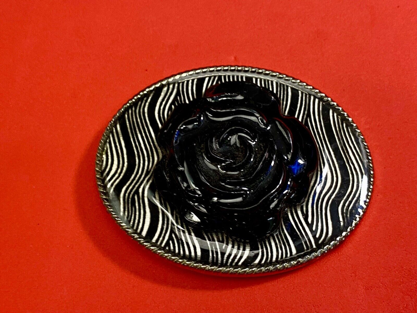 Trippy Black And White Flower Theme Wavy Lines Oval Belt Buckle 