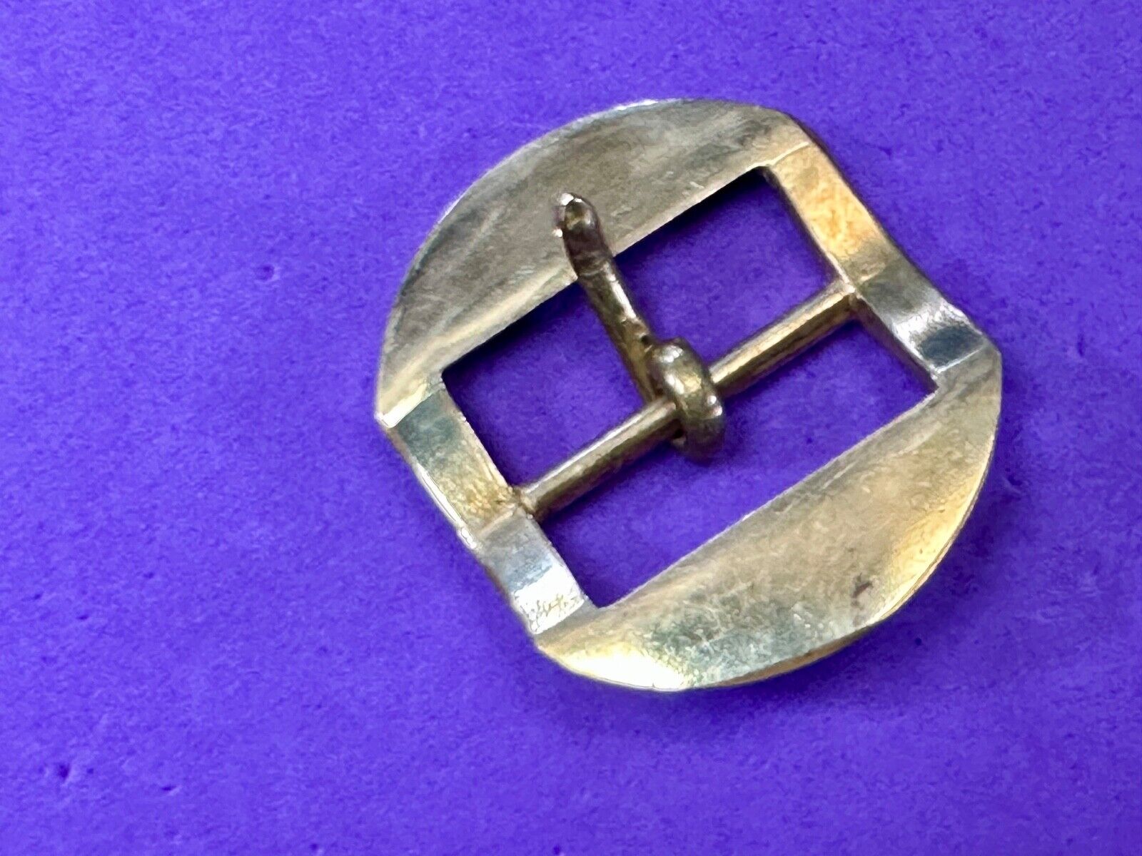 Unique Strange Shape! 103 / 30 2? raised round replacement belt buckle