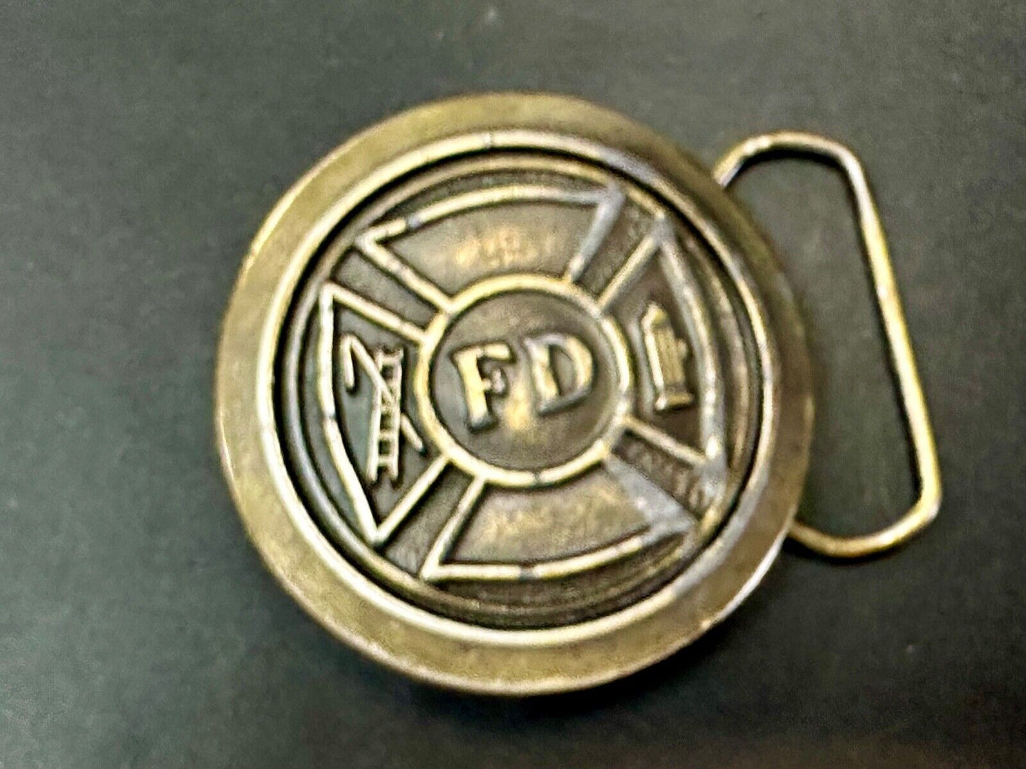 Vintage 1977 Fire Department FD Hook & Ladder Emblem belt buckle