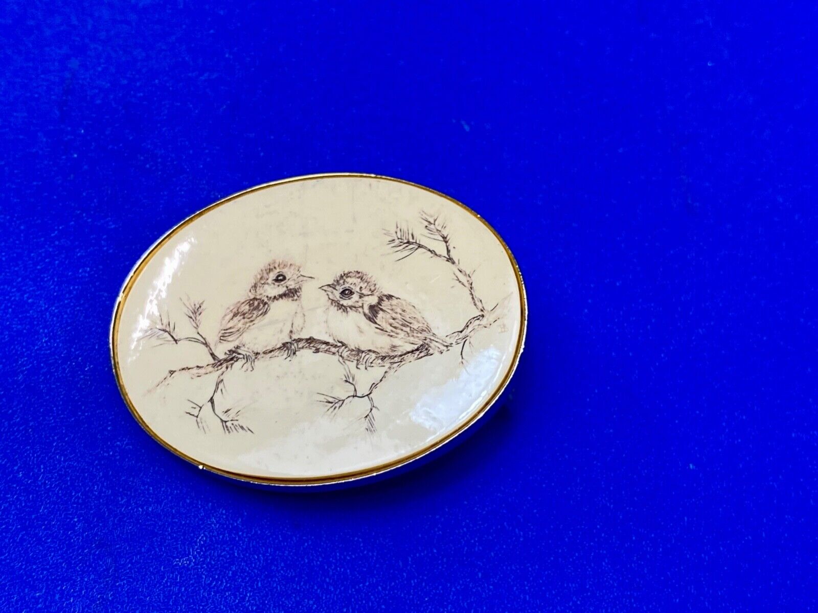 Two adorable baby birds on tree branch ART drawing Vintage Barlow belt buckle