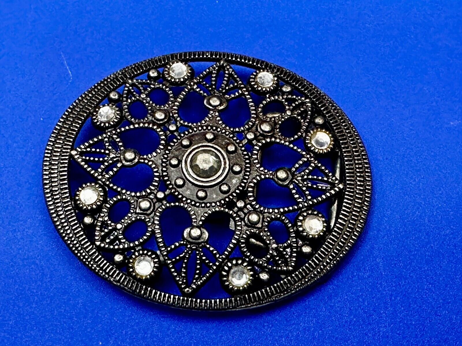Beautiful Flower Design Rhinestone Accent Open Work Women's Belt Buckle