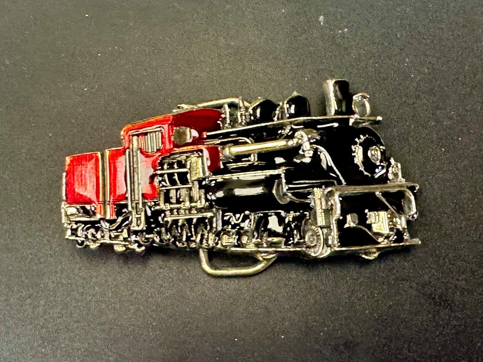 Train Rail Road Steam Engine Through cutout 1983 Great American belt buckle