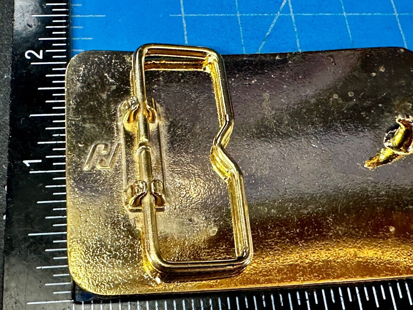 Austin Texas Distributing and Manufacturing 1987 Gold Tone Belt Buckle
