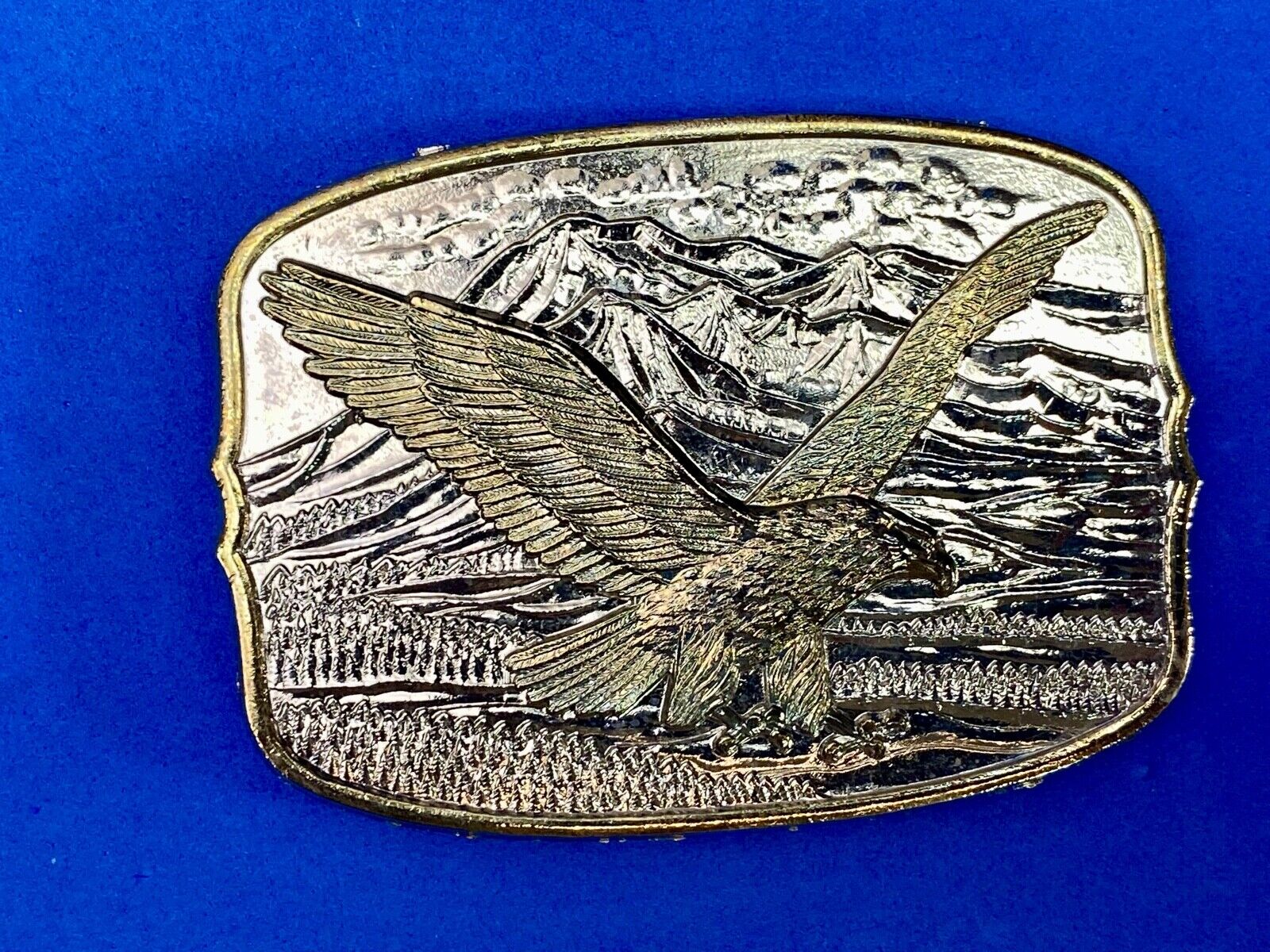 American Eagle Flying Hunting Diving Against Mountains Metal Belt Buckle 