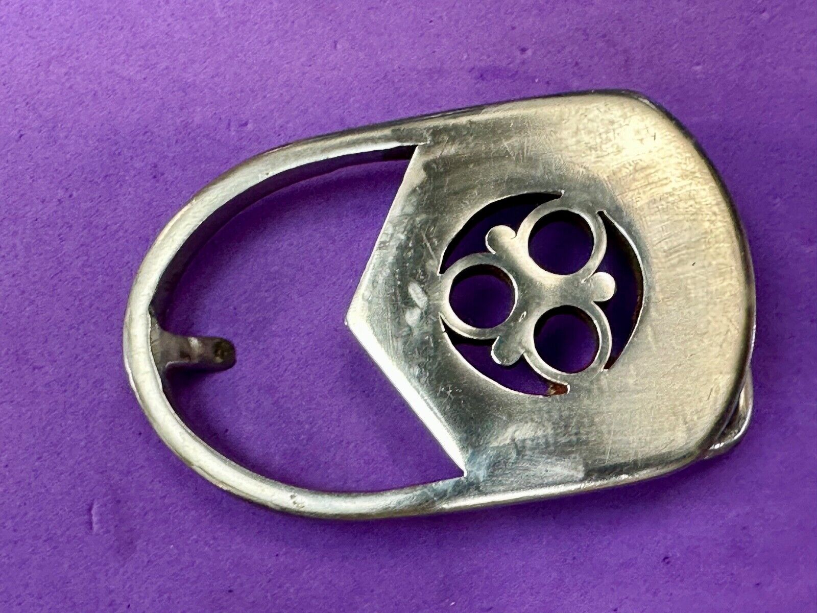 Artisan Signed vintage 1977 belt buckle to use for art craft or wear.