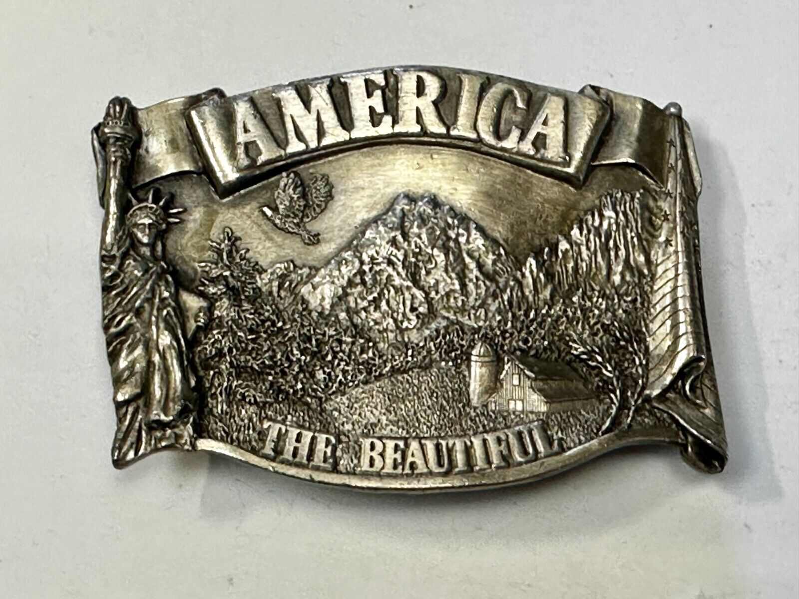 America The Beautiful USA Majestic Scenery -  1983 Bergamot Belt Buckle -O-L38