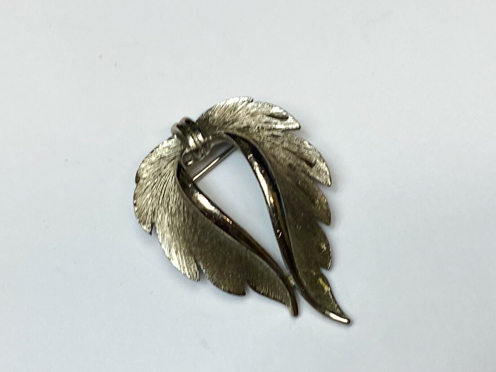 Vintage LEAF shaped silver tone JJ Jonette Brooch pin