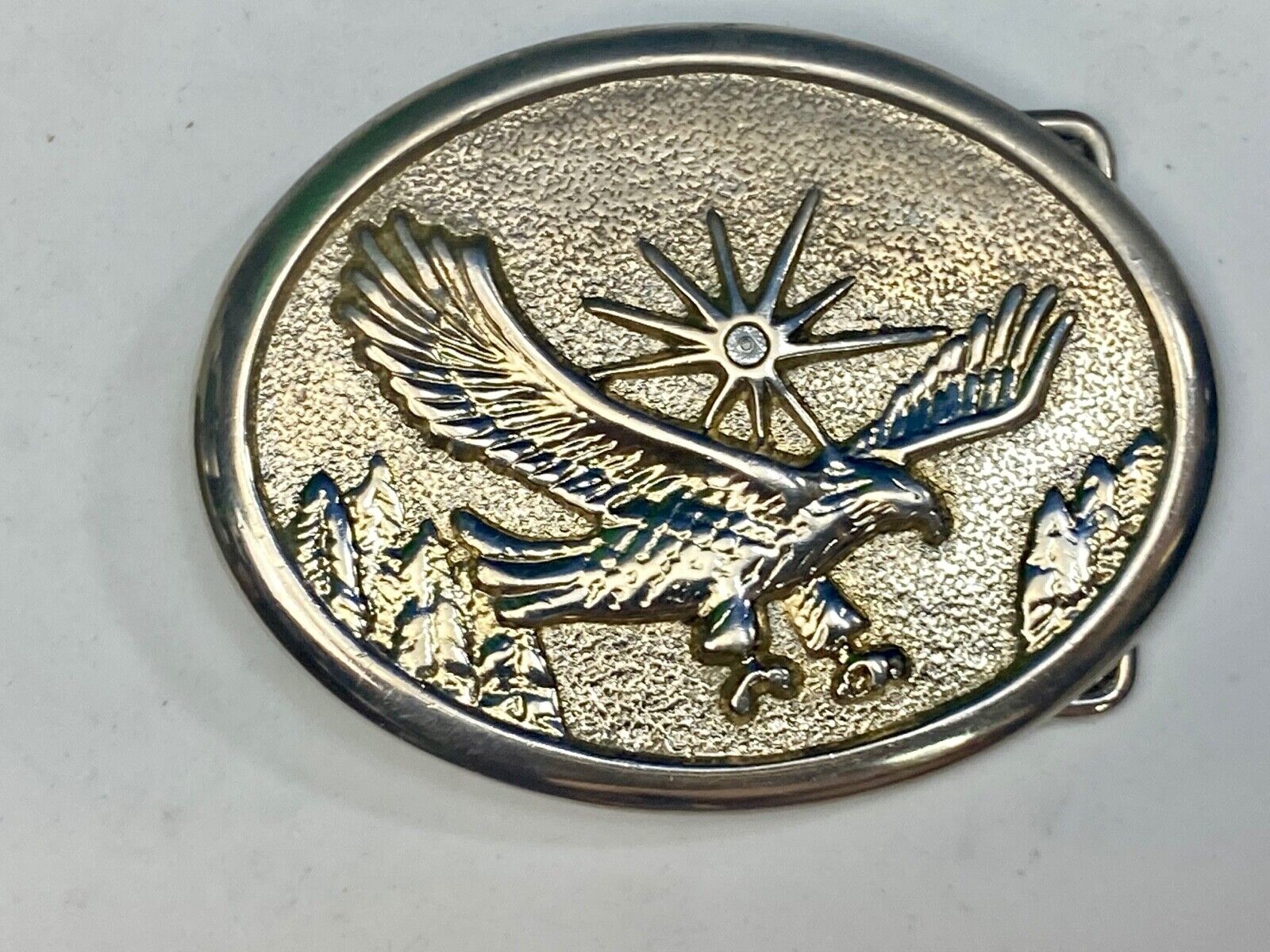 American Eagle Flying wings wide with star sun burst! USA belt buckle 