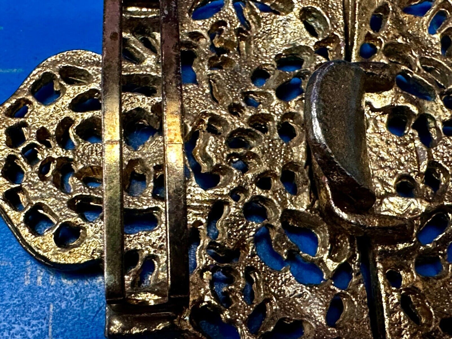 Victorian Style Filigree Metal Two Piece Interlocking Gold Tone Belt Buckle