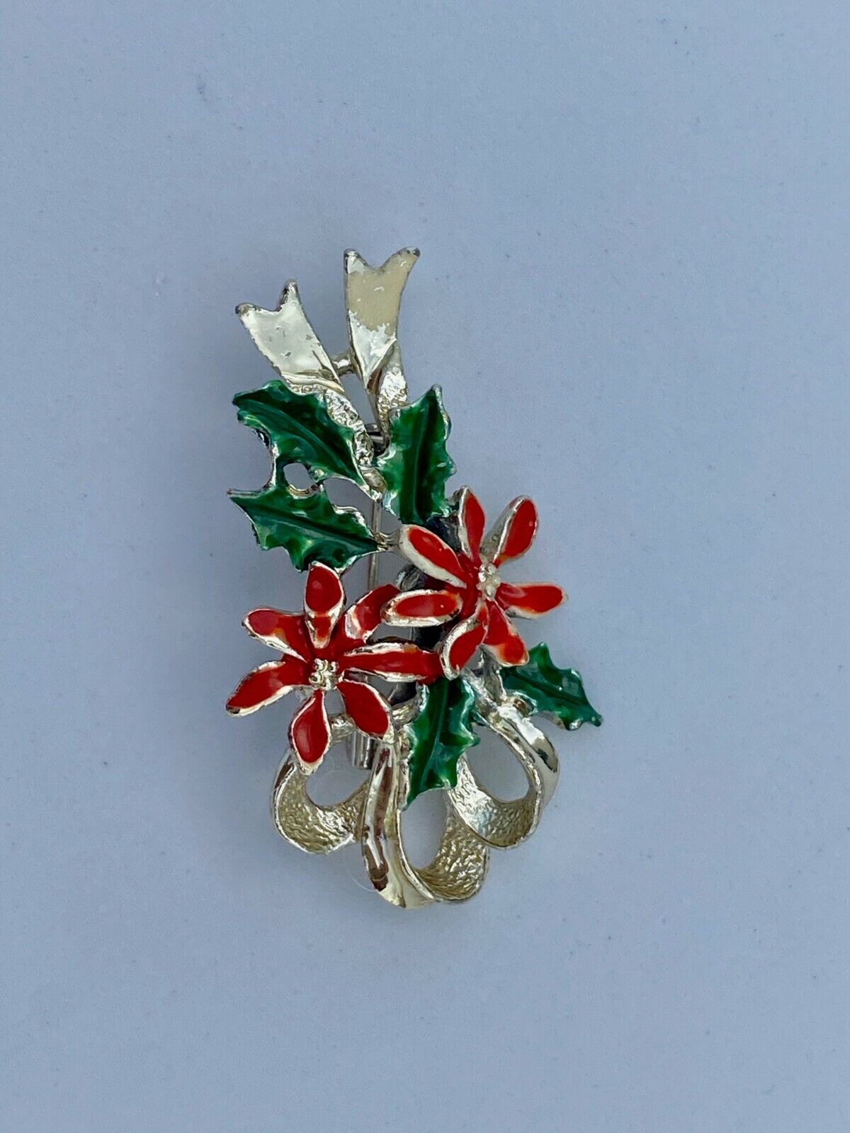 Vintage Gerry's Christmas Brooch Gold Tone Holly Leaves Flowers With Berries