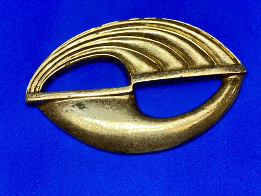 Vintage Ginnie Johansen gold color wave pattern belt scarf slide buckle clip