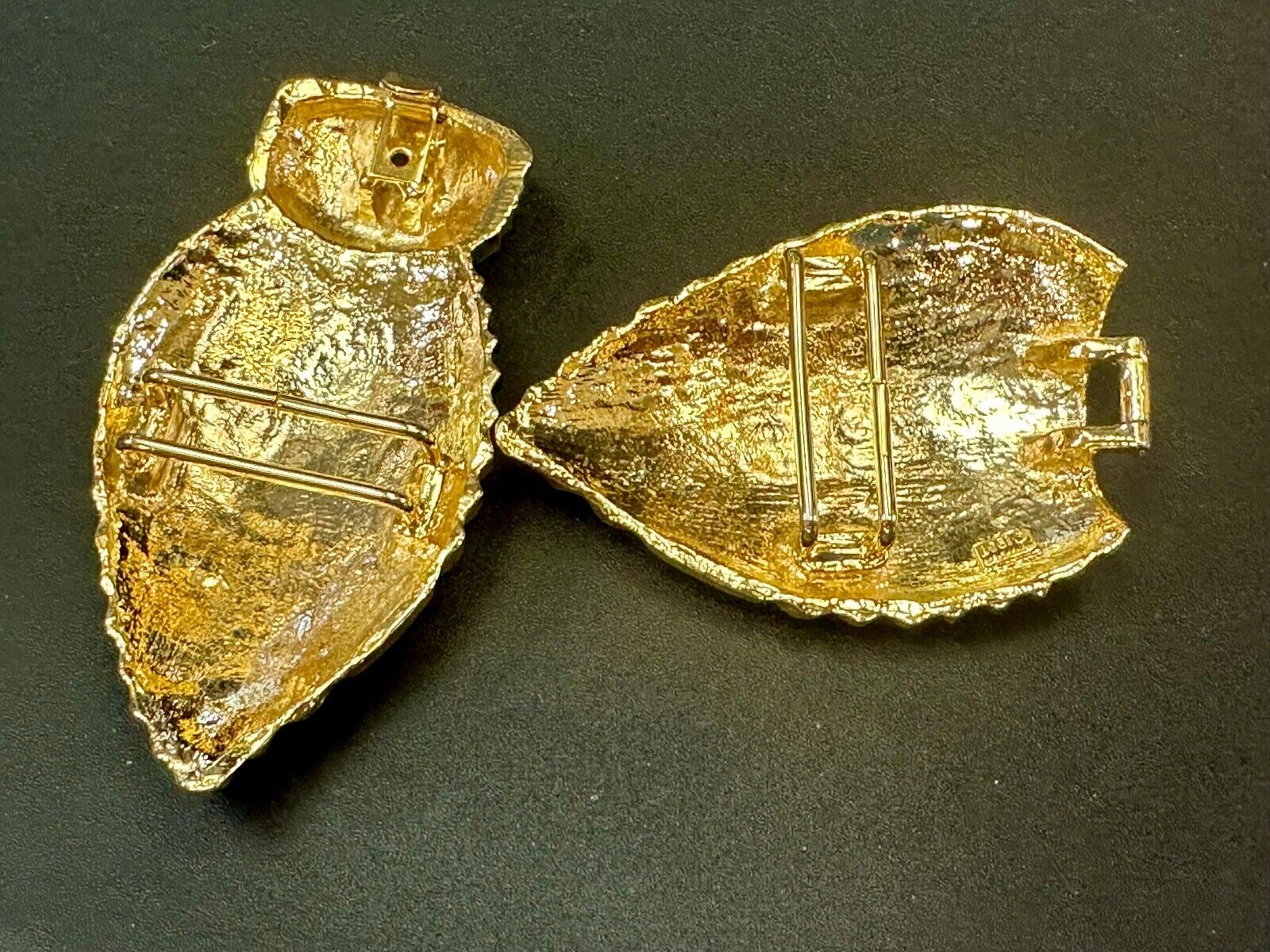 two piece large leaf interlocking gold tone vintage 80's Mimi Di N belt buckle