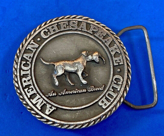American Chesaphake Club, An American Breed Vtg 80'S Round Belt Buckle Sid Bell 